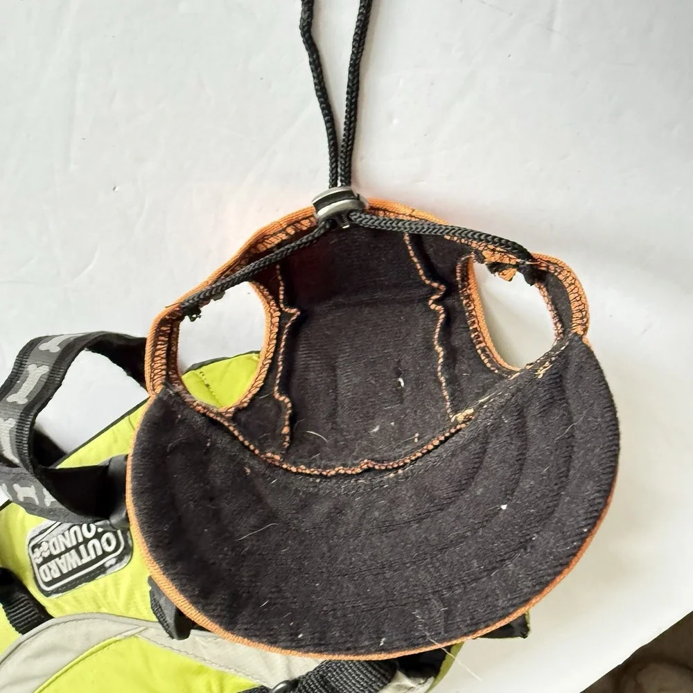 Dog Pet Harness Adjustable Vest XS With Hat, Water bowl And‎ A Lt Wt Harness BLK